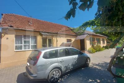 Casă cu 3 camere cu Teren 1800 Mp în Araci