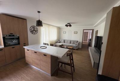 Apartament cu 4 camere semidecomandat în Central - 1