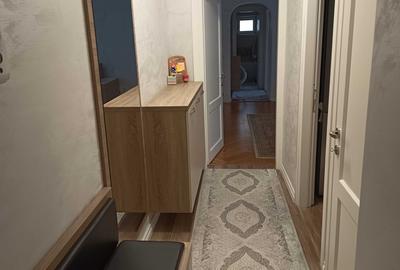 Apartament cu 3 camere semidecomandat în Fălticeni