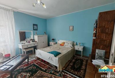 Casă individuală cu 4 camere cu Garaj în Bd. Coșbuc - 1