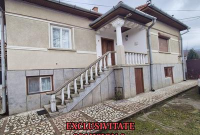 Casă individuală cu 4 camere cu Canalizare în Cugir - 1