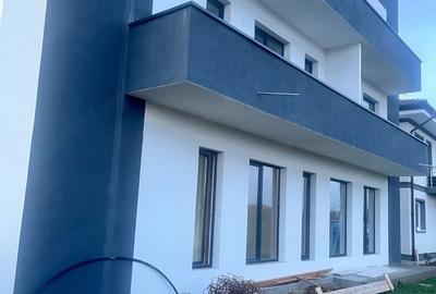 Apartament cu 3 camere decomandat în Ghiroda