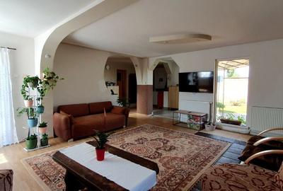 Casă cu 6 camere cu Teren 1000 Mp în Iosia - 11