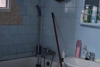 Apartament cu 3 camere decomandat în Casa de Cultură