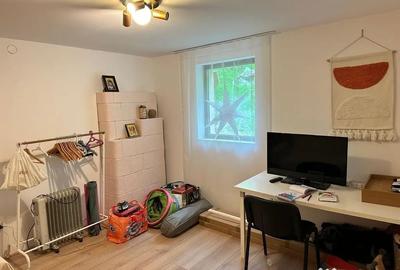 Casă cu 5 camere cu Teren 3029 Mp în Central
