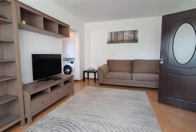 Apartament cu 2 camere semidecomandat, mobilat în Brâncoveanu