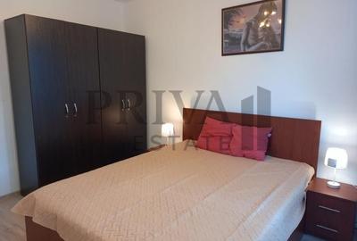 Apartament cu 3 camere semidecomandat, mobilat în Central