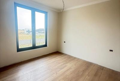 Casă cu 3 camere cu Teren 250 Mp în Braytim