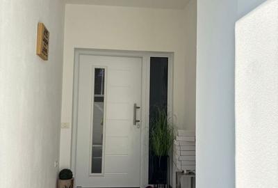 Casă cu 4 camere în Lunei