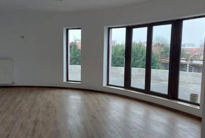 Casă cu 6 camere cu Teren 692 Mp în Drumul Taberei - 4