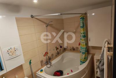 Apartament cu 3 camere decomandat, mobilat în Tractorul - 4