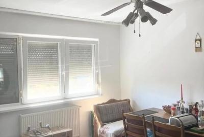 Apartament cu 4 camere semidecomandat în Dacia