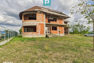 Casă cu 5 camere cu Teren 1455 Mp în Zădăreni
