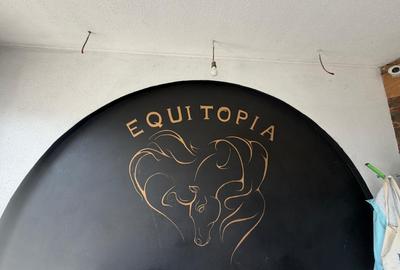 Proprietate specială, de 1,000 mp, în Central