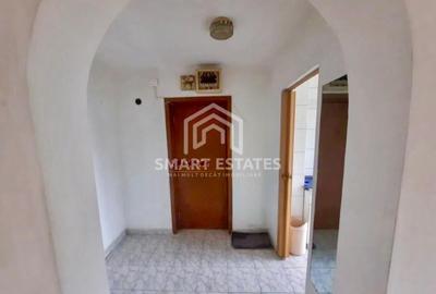 Apartament cu 3 camere semidecomandat în Berceni