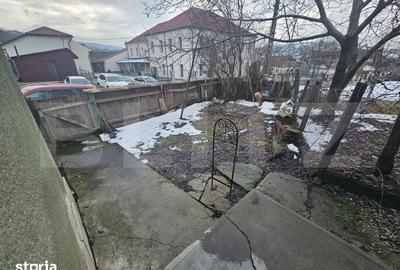 Casă cu 6 camere cu Teren 1850 Mp în Dumitra - 3
