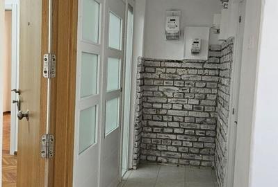 Apartament cu 4 camere în Aviatorilor