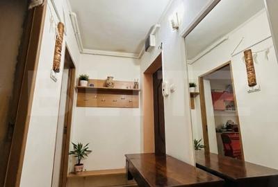 Apartament cu 2 camere semidecomandat, mobilat în Sud