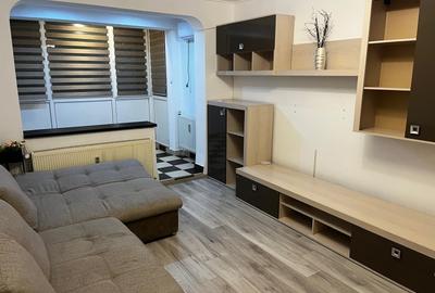 Apartament cu 2 camere decomandat în Titan