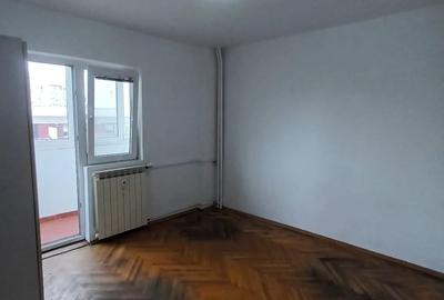 Apartament cu 3 camere decomandat în Tei - 3
