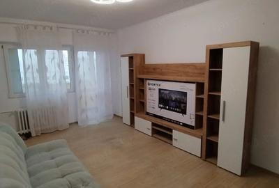 Apartament cu 3 camere decomandat în Bucur Obor