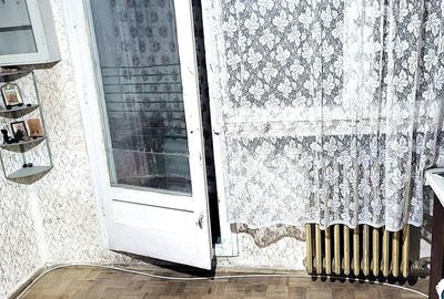 Apartament cu 3 camere semidecomandat în 9 Mai - 4
