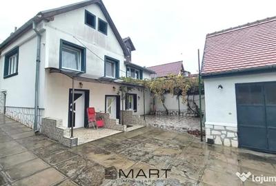 Casă cu 6 camere cu Teren 650 Mp în Piața Cluj