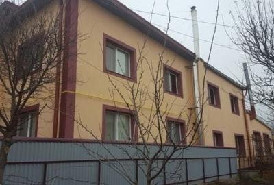Casă cu 4 camere în Central - 5