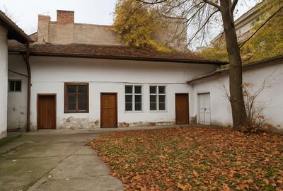 Casă cu 3 camere cu Teren 317 Mp în Central - 1
