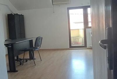 Casă cu 4 camere cu Teren 380 Mp în Central