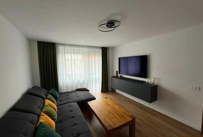 Apartament cu 2 camere decomandat în Polivalentă