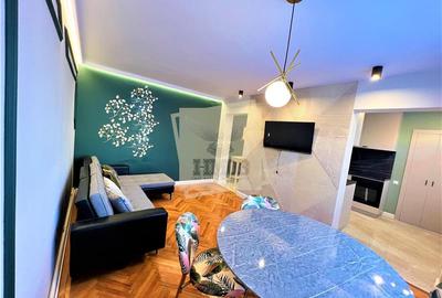 Apartament cu 3 camere decomandat, mobilat în Central