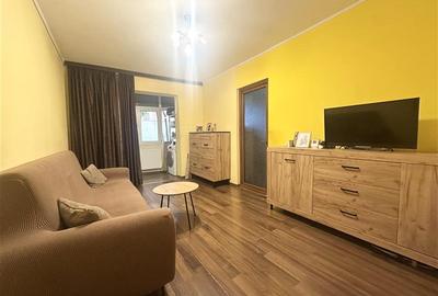 Apartament cu 2 camere semidecomandat, mobilat în Casa de Cultură
