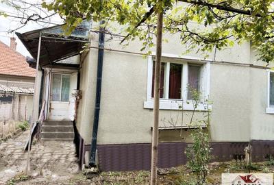 Casă individuală cu 3 camere cu Canalizare în Cetate - 1