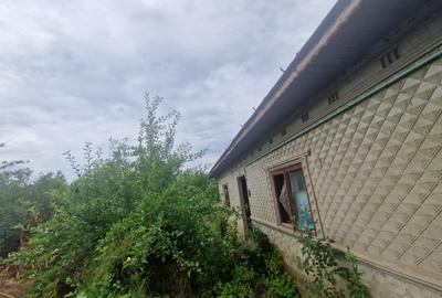 Casă cu 5 camere cu Teren 980 Mp în Obor