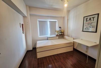 Apartament cu 4 camere decomandat în Tei - 3