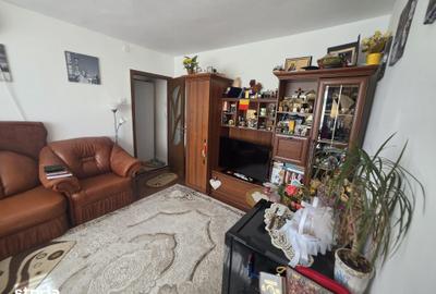 Apartament cu 2 camere nedecomandat în Republicii
