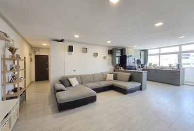 Apartament cu 3 camere semidecomandat, mobilat în Sânnicoară
