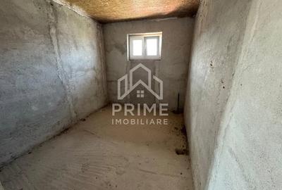 Casă cu 9 camere cu Teren 1000 Mp în Central