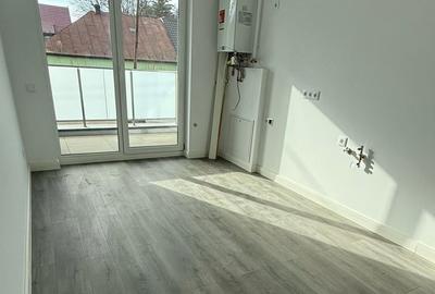 Apartament cu 3 camere semidecomandat în Central - 2
