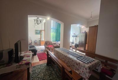 Casă cu 3 camere cu Teren 409 Mp în Central - 2