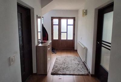 Casă cu Teren 2916 Mp în Central - 3