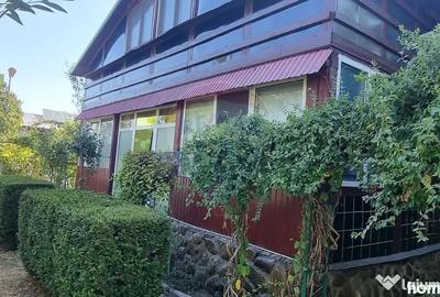 Casă cu 5 camere cu Teren 1000 Mp în Sud