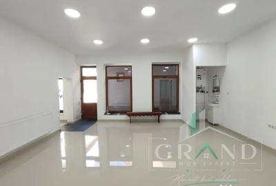 Spațiu comercial, de 90 mp, în Ultracentral - 2