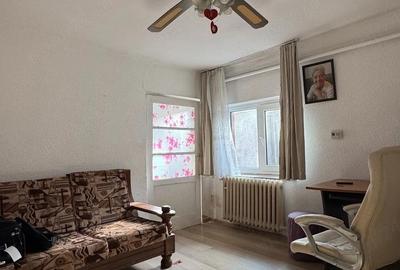 Casă cu 5 camere cu Teren 200 Mp în Central - 2