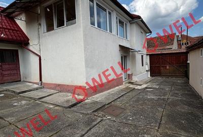 Casă cu 2 camere cu Teren 457 Mp în Central