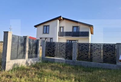 Casă individuală cu 4 camere cu Canalizare în Exterior Vest