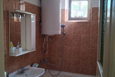 Apartament cu 3 camere decomandat în Gura Văii - 1