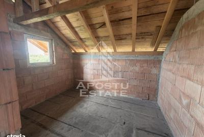 Casă cu 4 camere cu Teren 1439 Mp în Central