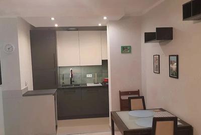 Apartament cu 2 camere semidecomandat în Berceni